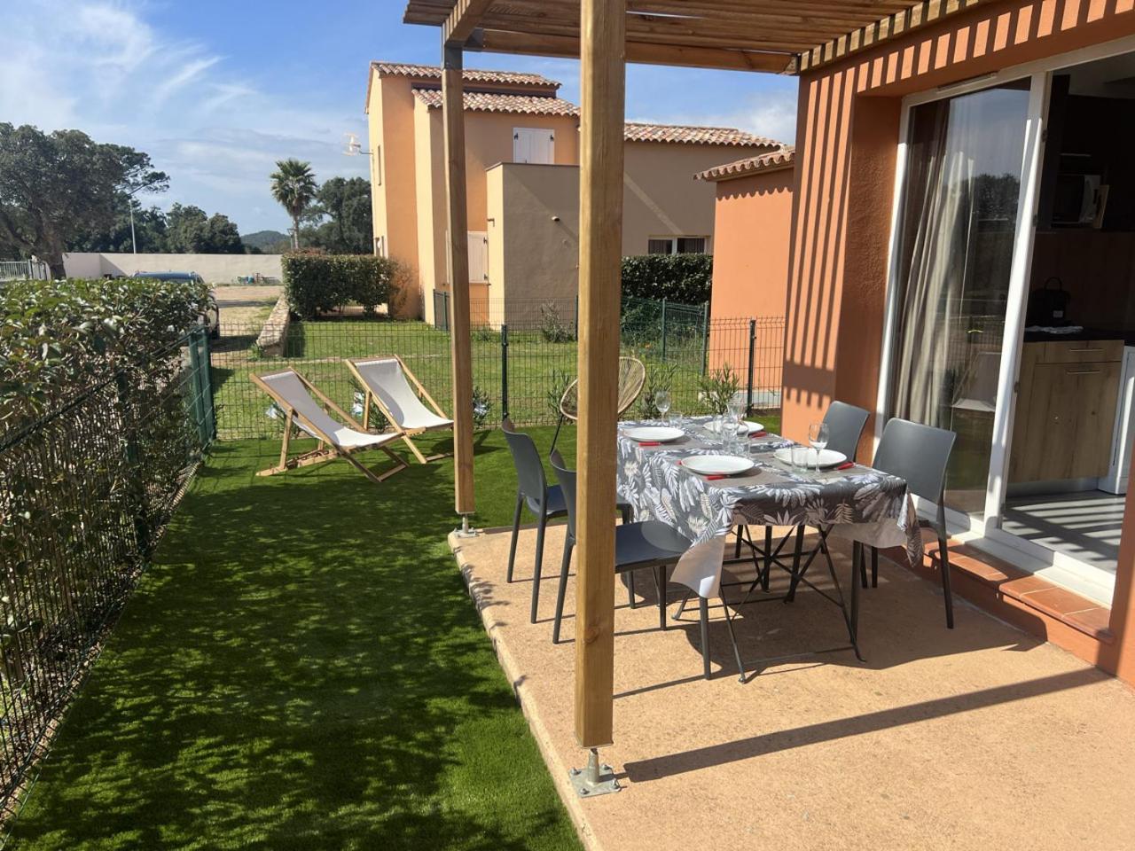 Residence Hoteliere Les Hameaux De Saint Cyprien Appartement 2 Chambres Lecci Luaran gambar